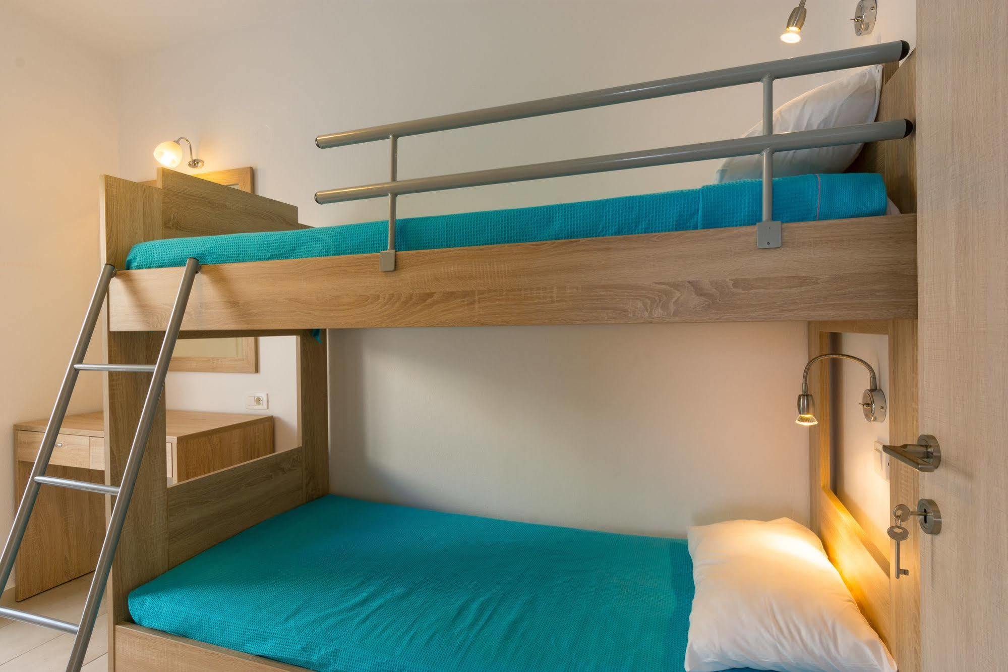 Socrates Apartmens & Restaurant Mílatos Buitenkant foto
