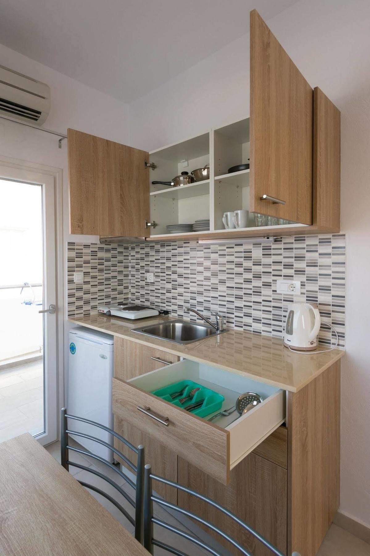 Socrates Apartmens & Restaurant Mílatos Buitenkant foto