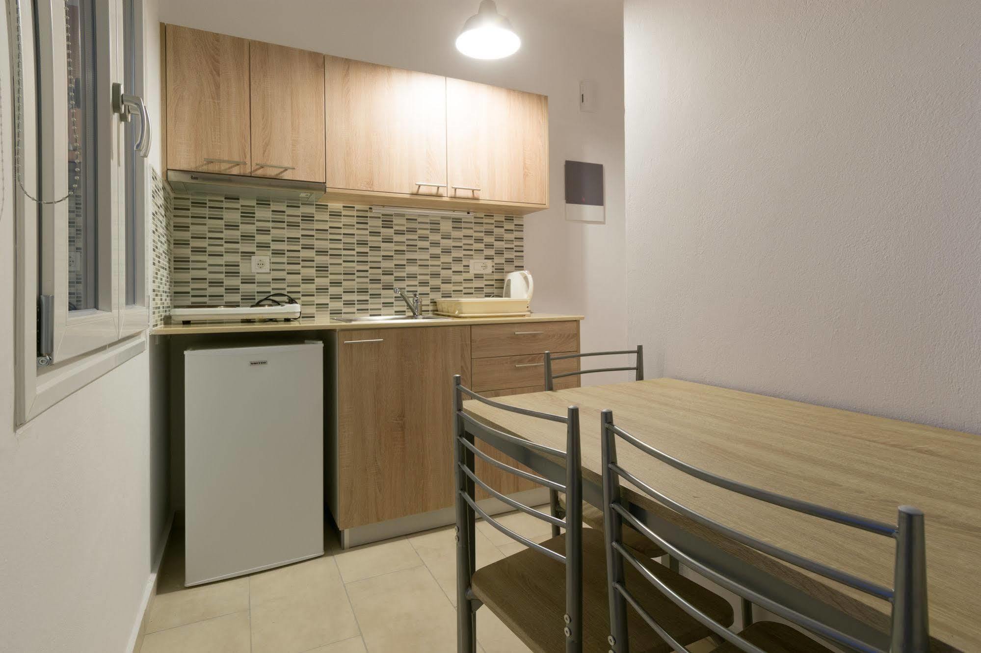 Socrates Apartmens & Restaurant Mílatos Buitenkant foto